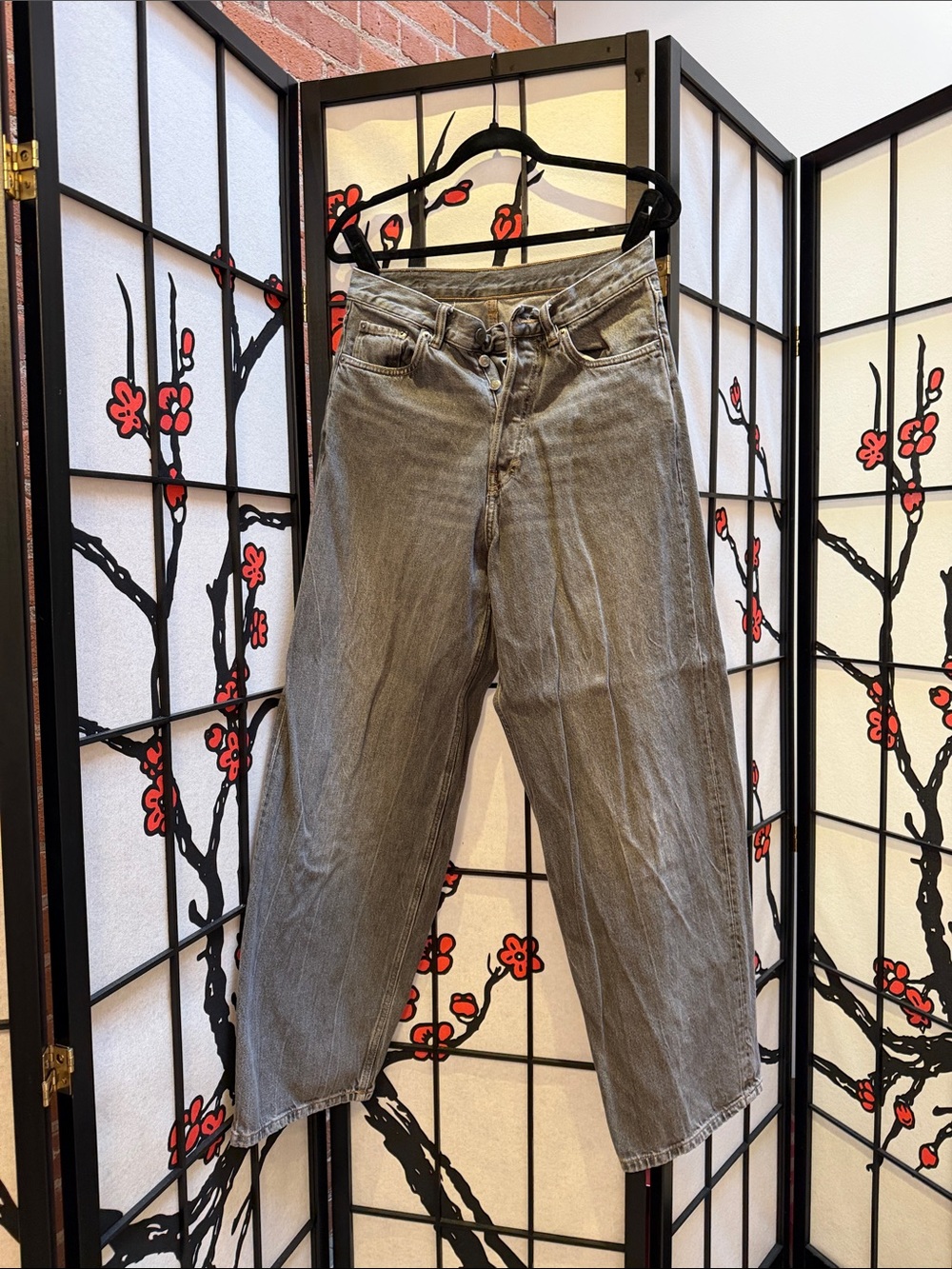 Weekday Women’s Boyfriend Jeans — Faded Gray Wash